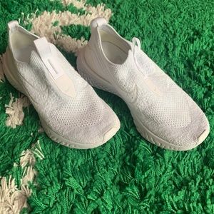 Nike Womens Epic Phantom React Flyknit “Triple White” size 6.5